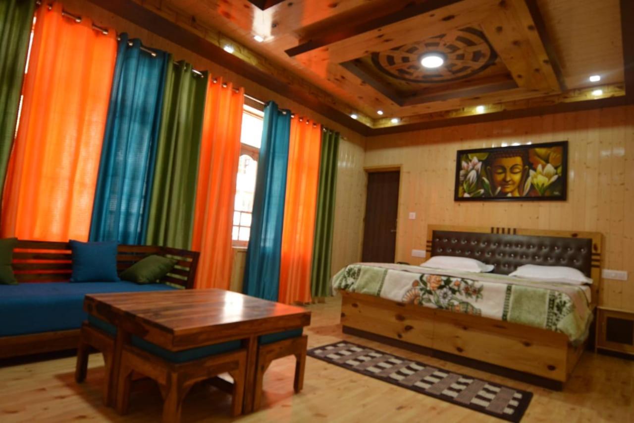 The Alpinist Cafe And Retreat Hotel Каза Екстериор снимка