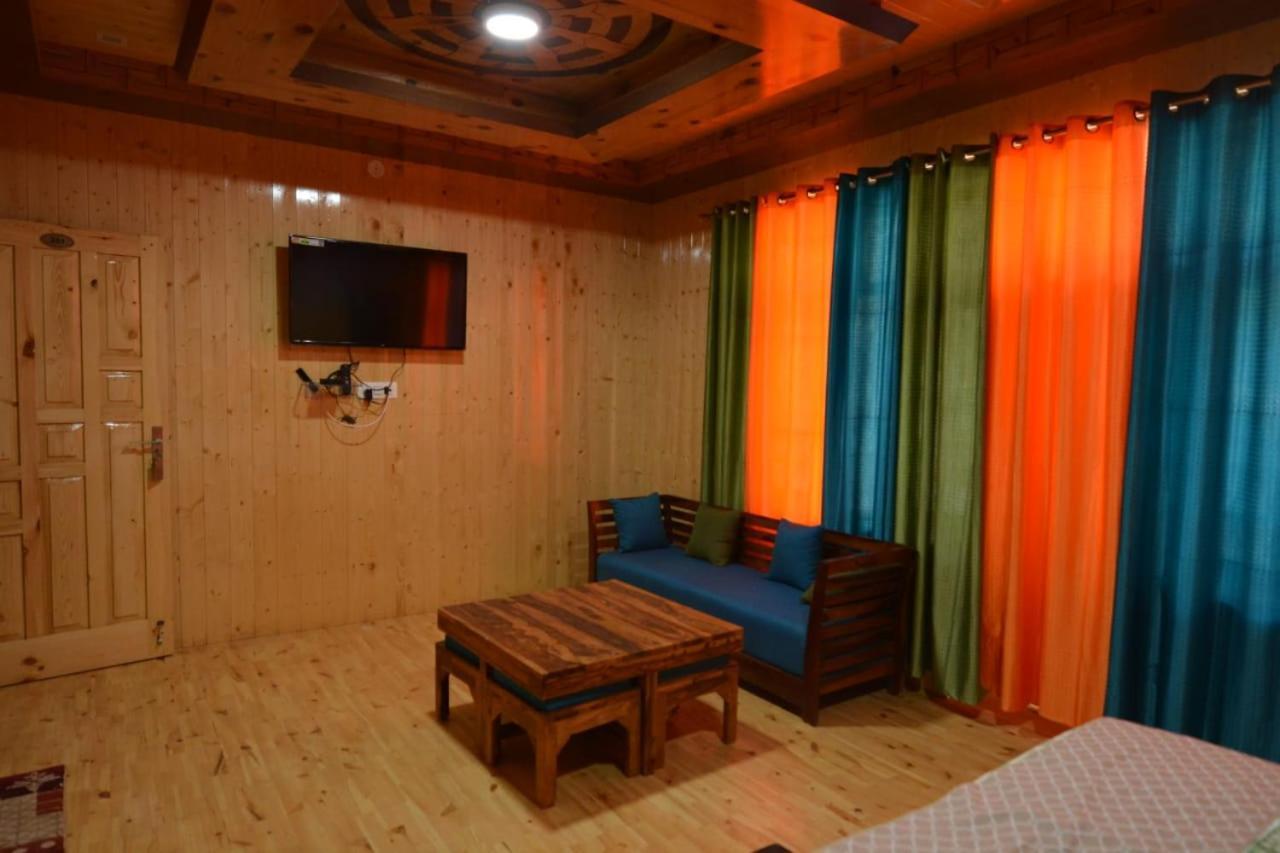 The Alpinist Cafe And Retreat Hotel Каза Екстериор снимка