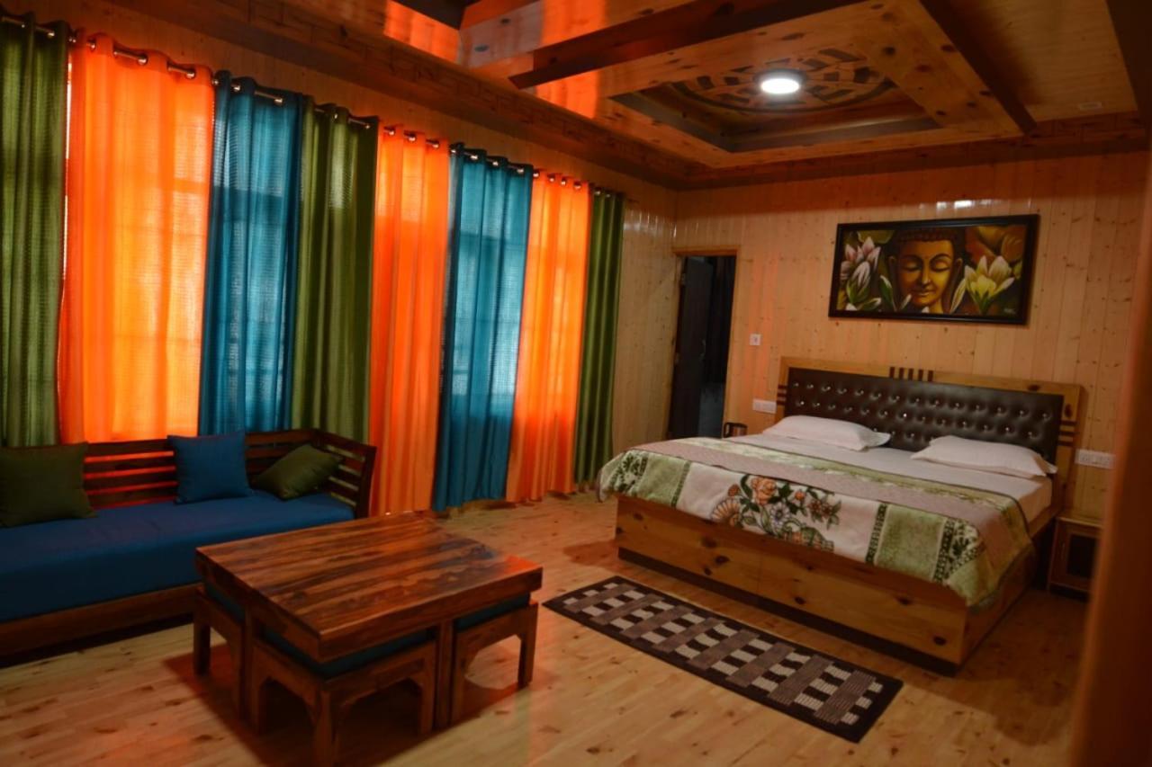 The Alpinist Cafe And Retreat Hotel Каза Екстериор снимка