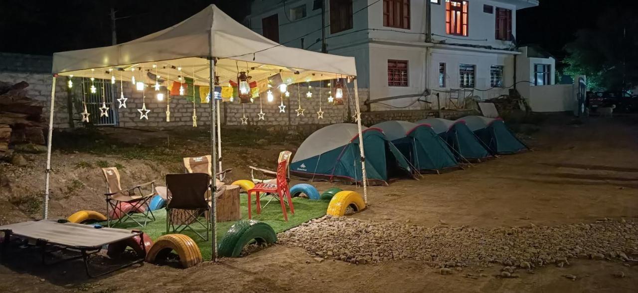 The Alpinist Cafe And Retreat Hotel Каза Екстериор снимка