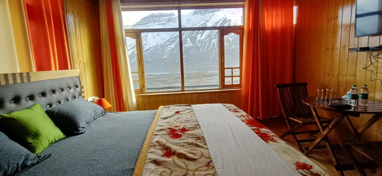 The Alpinist Cafe And Retreat Hotel Каза Екстериор снимка