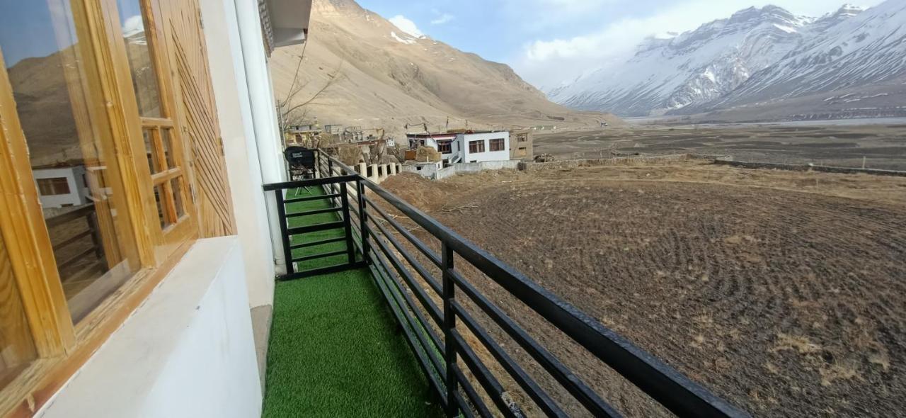 The Alpinist Cafe And Retreat Hotel Каза Екстериор снимка