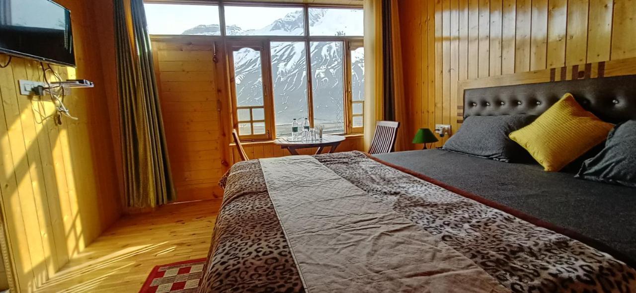 The Alpinist Cafe And Retreat Hotel Каза Екстериор снимка