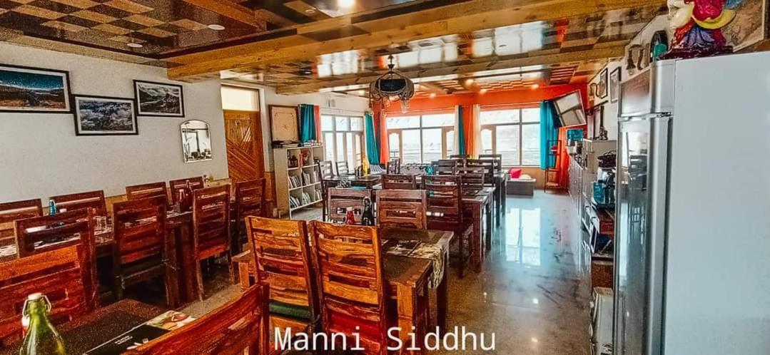 The Alpinist Cafe And Retreat Hotel Каза Екстериор снимка