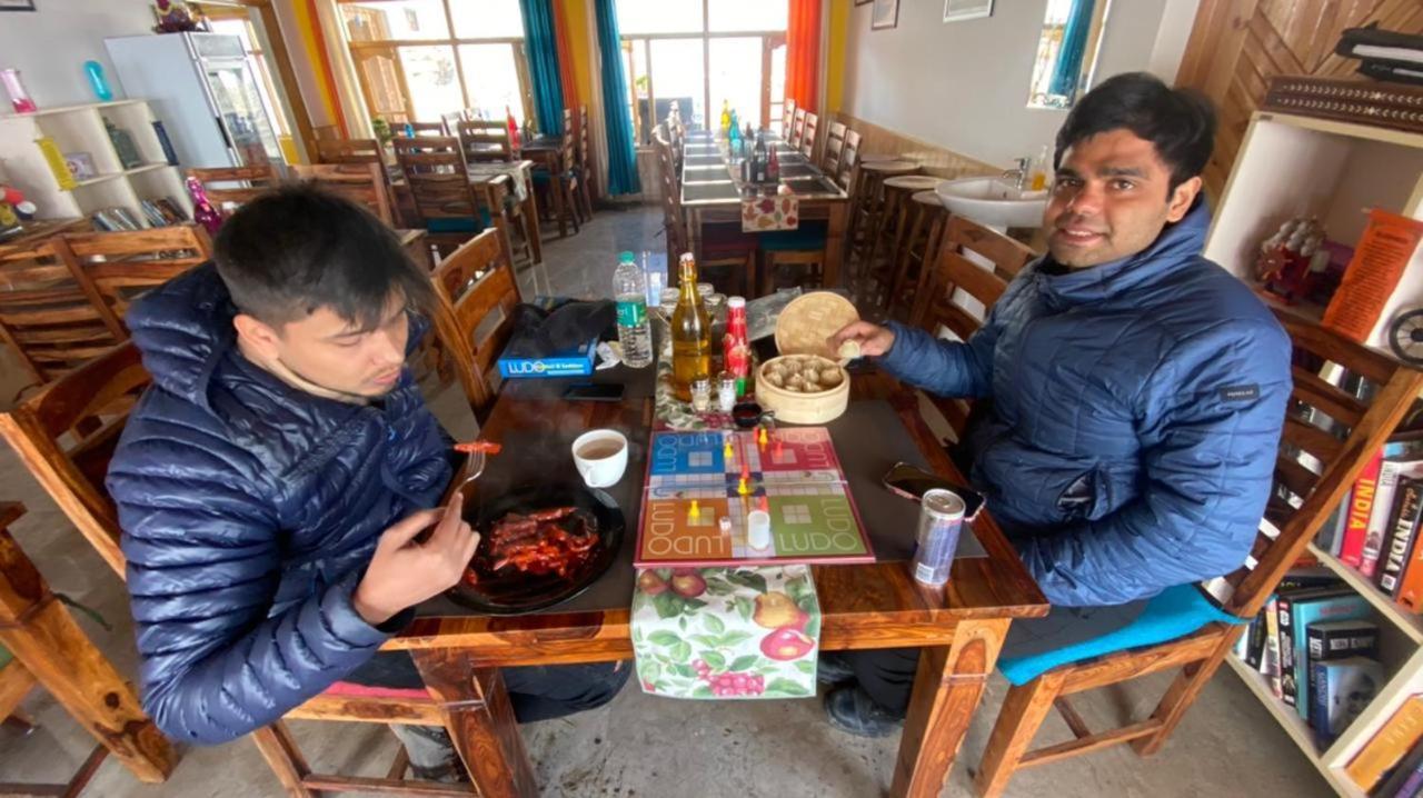 The Alpinist Cafe And Retreat Hotel Каза Екстериор снимка