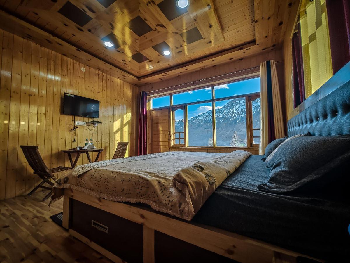 The Alpinist Cafe And Retreat Hotel Каза Екстериор снимка