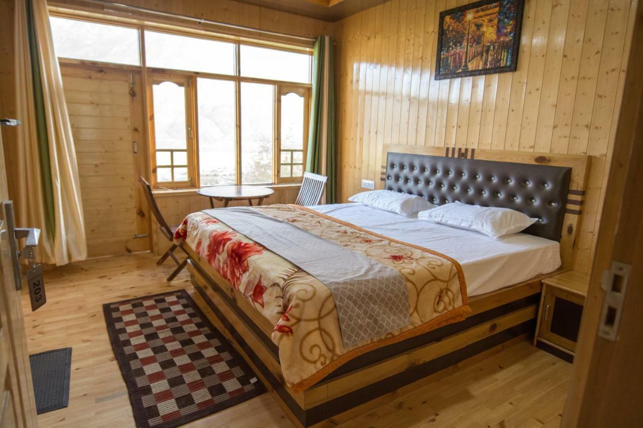 The Alpinist Cafe And Retreat Hotel Каза Екстериор снимка