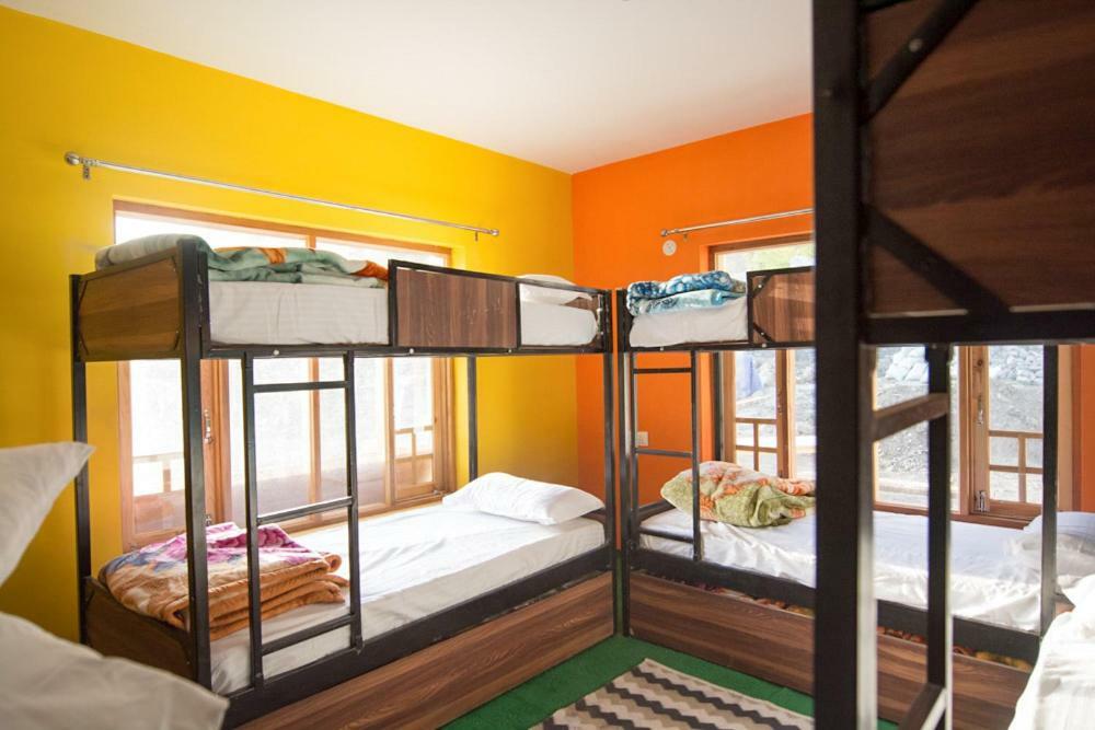 The Alpinist Cafe And Retreat Hotel Каза Екстериор снимка
