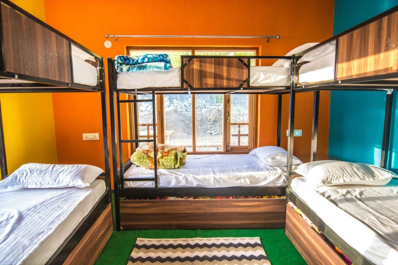 The Alpinist Cafe And Retreat Hotel Каза Екстериор снимка