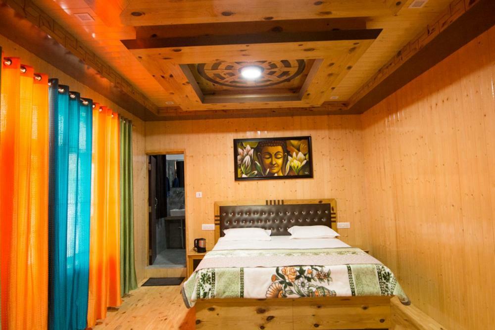 The Alpinist Cafe And Retreat Hotel Каза Екстериор снимка