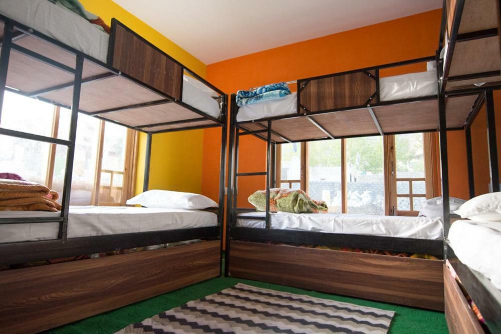 The Alpinist Cafe And Retreat Hotel Каза Екстериор снимка