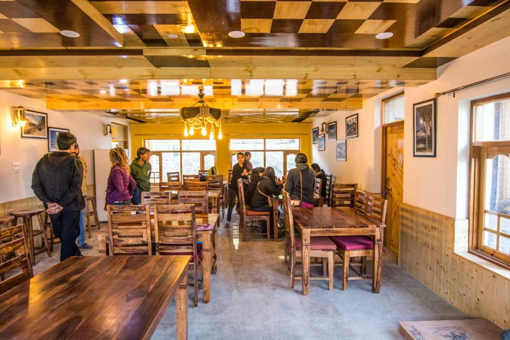 The Alpinist Cafe And Retreat Hotel Каза Екстериор снимка
